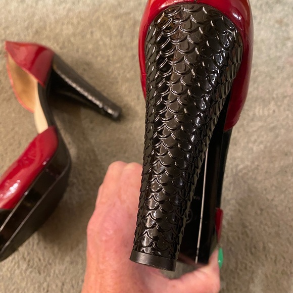 STUNNING LADIES LEATHER CHANEL HEELS! - Picture 14 of 16